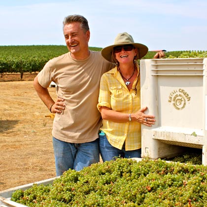 Markus & Liz Bokisch with their Vista Luna Vineyard Verdelho harvest
