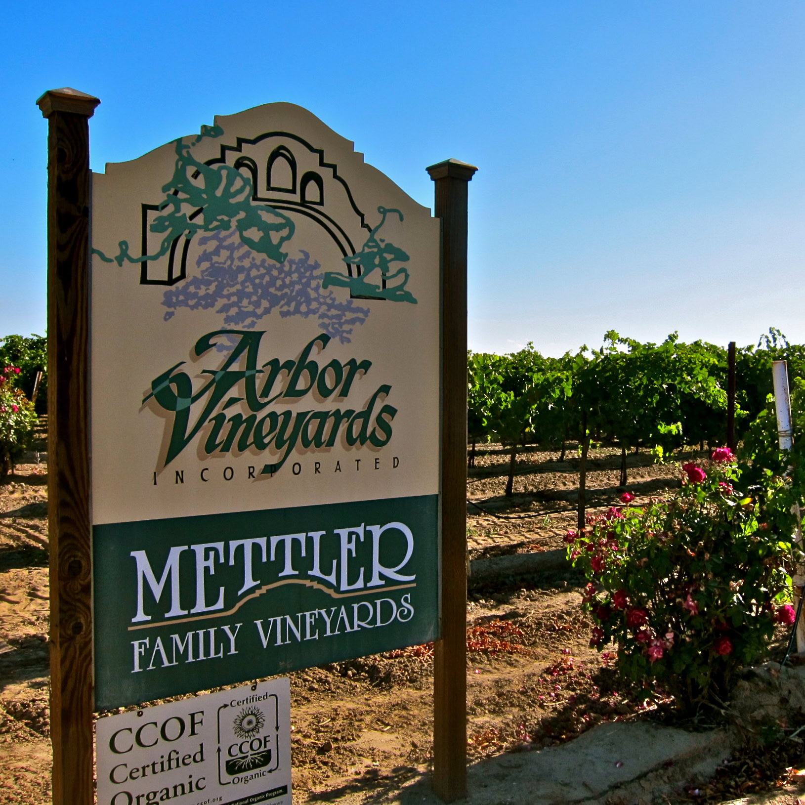 Sign for Arbor Vineyards and Mettler Family Vineyards in Lodi, California.
