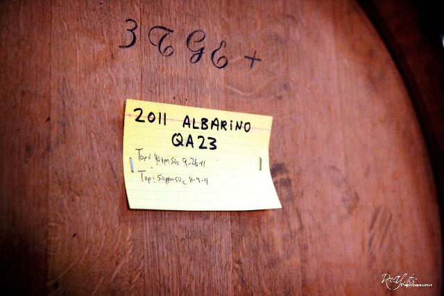 Barrel label with vintage 2011 Albariño wine and vineyard details in Lodi, California.