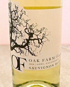 Lodi Winegrape Commission Sauvignon Blanc 2019 bottle with tree design, California wine, oak farm.